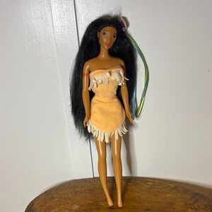 Mattel 1995 Disney’s Braided Beauty Pocahontas Doll #133332